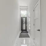 New Build 4 Bedroom-Beach Vibes In The City